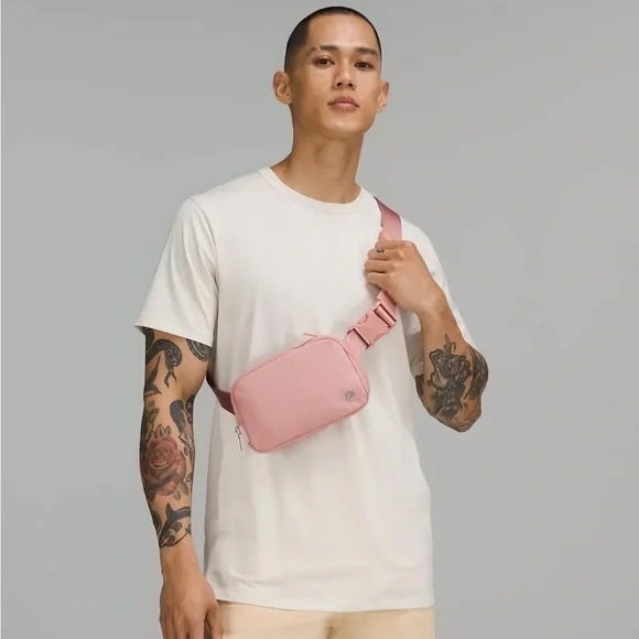 Lululemon Pale Pink Everywhere Belt Bag, NWT - Picture 8 of 9